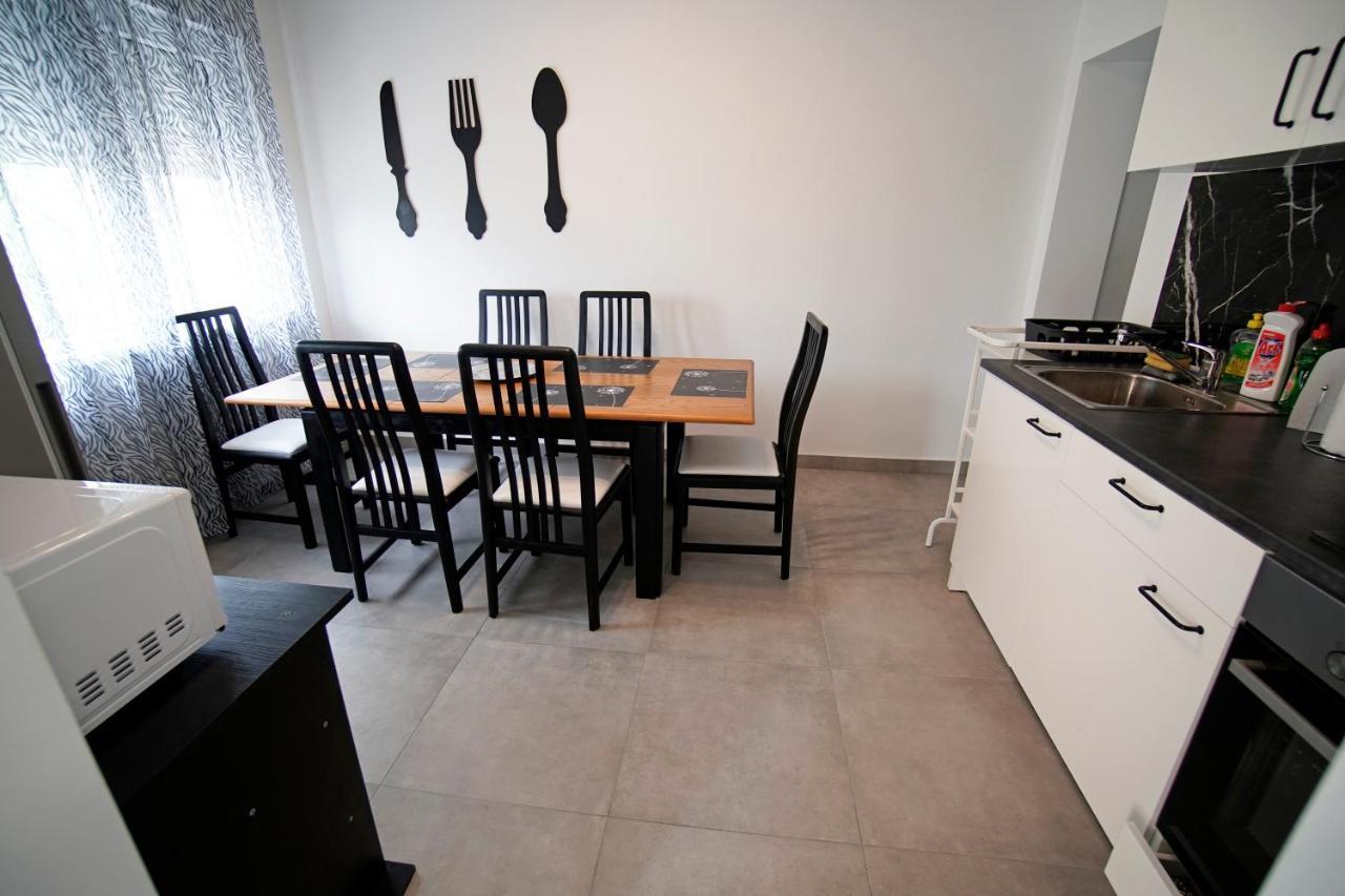 House - Apartman Sarah Kaštela Esterno foto
