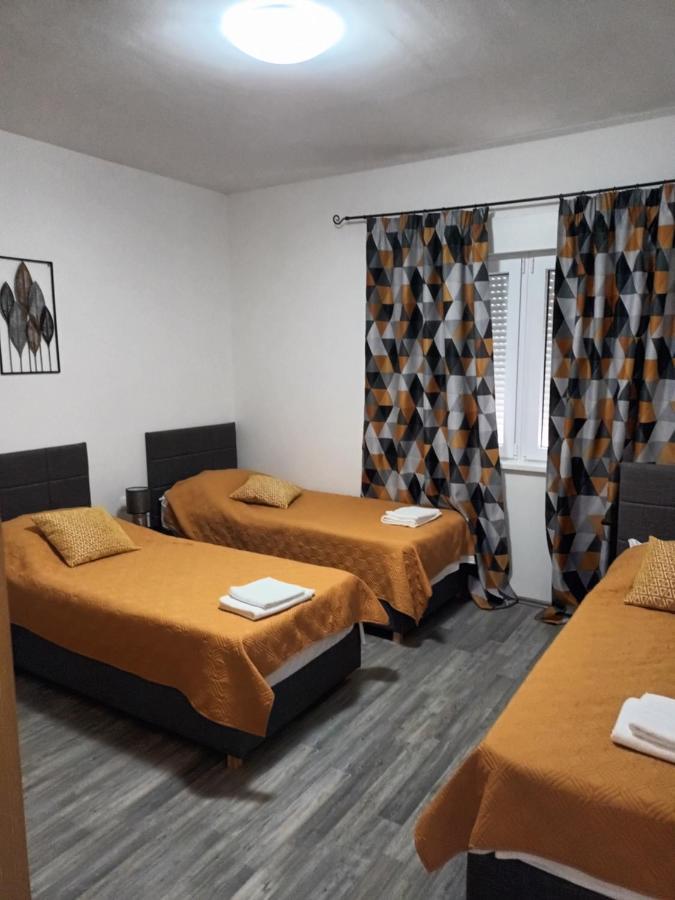 House - Apartman Sarah Kaštela Esterno foto